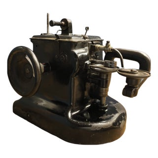 Hat Makers or Fur Makers Sewing Machine, 1920s For Sale