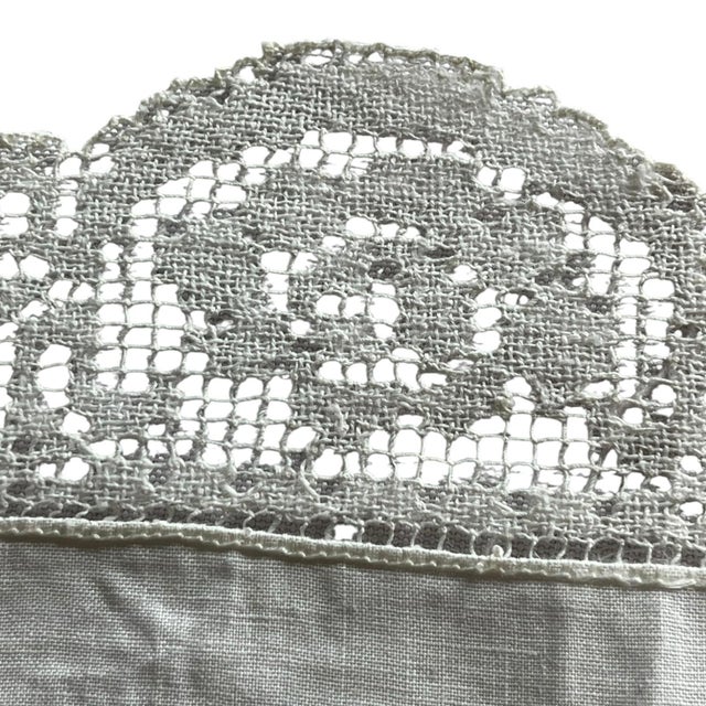 Vintage Whitework & Cutout Embroidery Tablecloth White Farmhouse Traditional English Cottage Grandmillennial Floral For Sale In Miami - Image 6 of 7