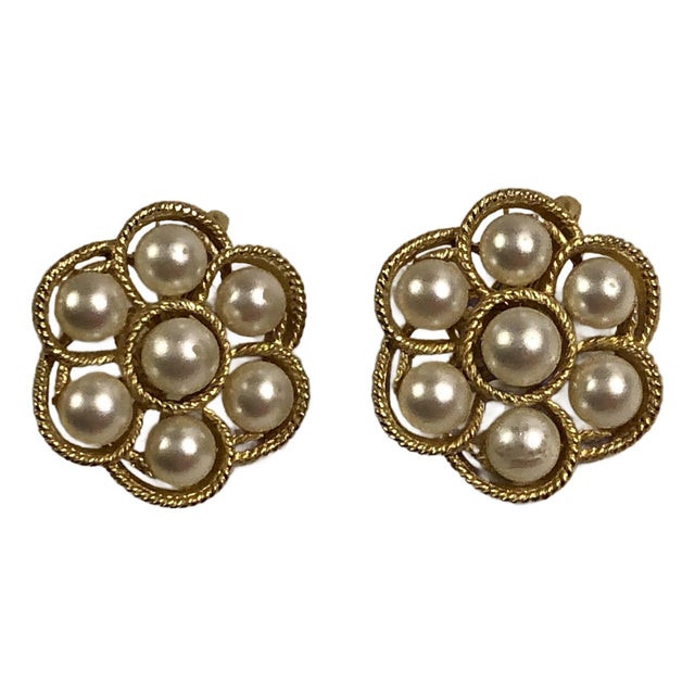 1950s Crown Trifari Pearl Cluster Clip on Earrings, Pair For Sale