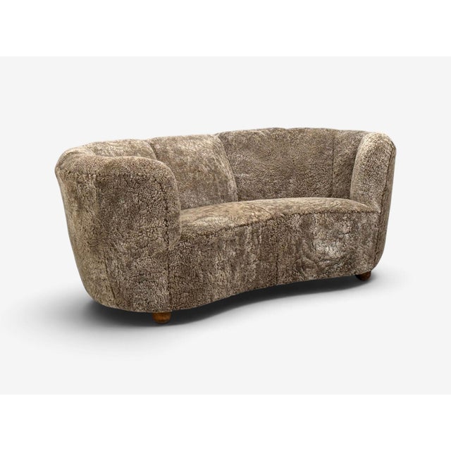 1940s Danish Cabinetmaker, Banana Sofa, Sahara Sheepskin, Beechwood, Denmark, 1940s For Sale - Image 5 of 10