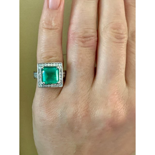 4 Carat Emerald Cut Colombian Emerald and Diamond Ring 14 Karat Gold Estate For Sale - Image 9 of 18