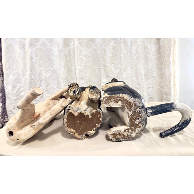 Black Large Early 20th C Folk Art Carved Dog Trio – Primitive Americana For Sale - Image 8 of 9