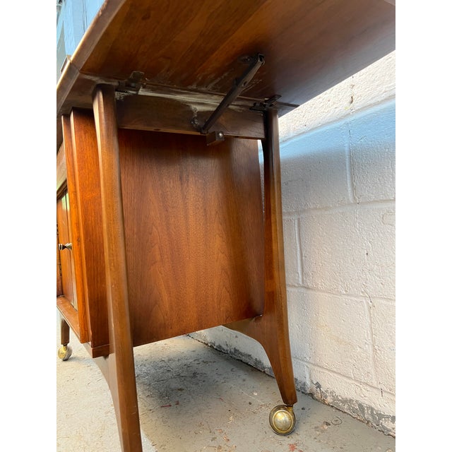Sculpted Mid-Century Rolling Drop-Leaf Walnut Bar Cart For Sale - Image 9 of 17
