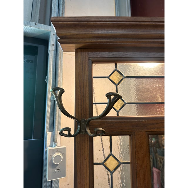 1970s Mid-Century Modern Wooden and Stained Glass Light Up Hall Tree For Sale - Image 4 of 12