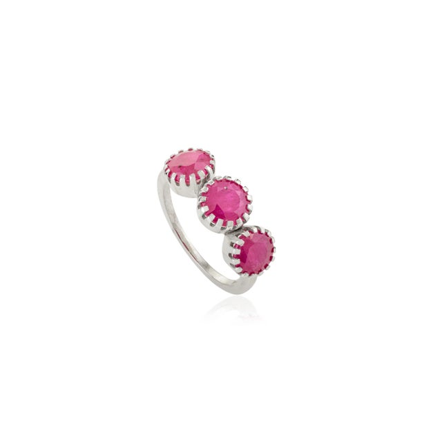 Contemporary Contemporary White Gold Ruby Ring in Pinion Bezel Setting Size 5.5 For Sale - Image 3 of 12