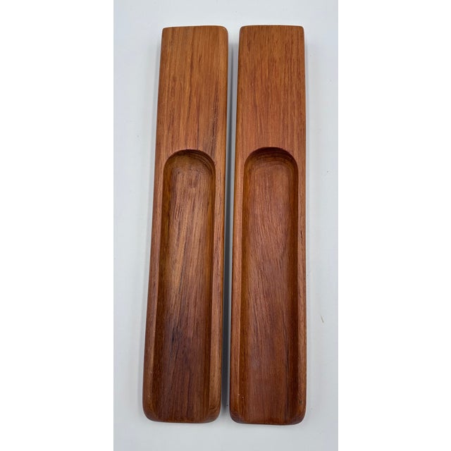 Elevate your dining experience with this exquisite 2-piece set of Mid-Century Danish Modern Teak Salad Servers,...