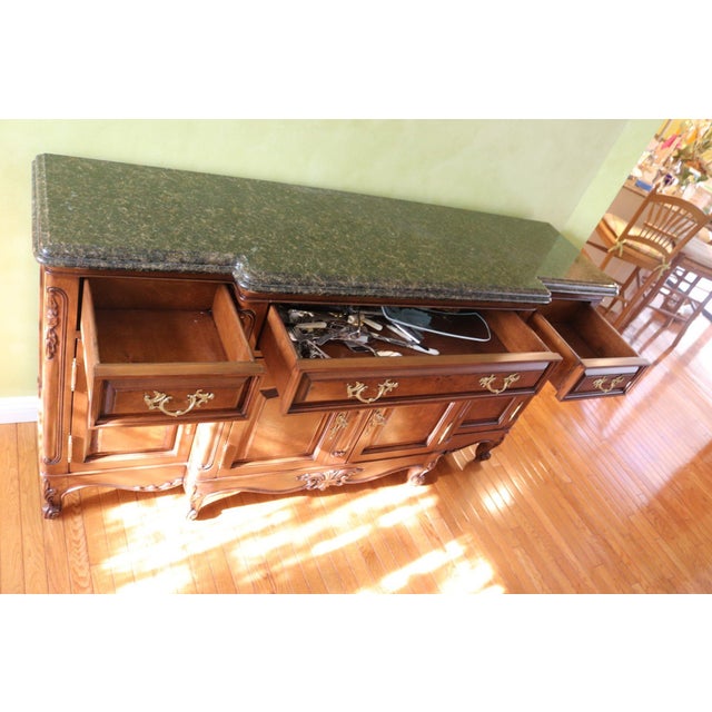 Bau Furniture French Louis XV Burl Wood & Green Marble Sideboard Buffet For Sale - Image 12 of 17