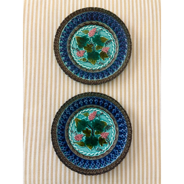 Ceramic Late 19th Century Antique Majolica Grapevine Plates by Villeroy & Boch - A Pair For Sale - Image 7 of 18