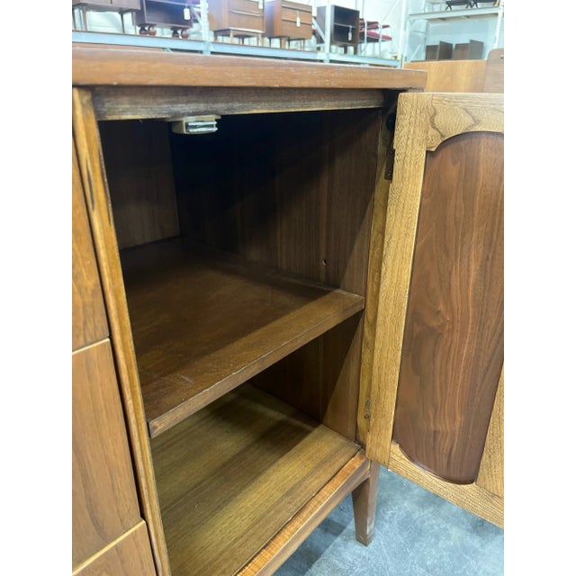 1960s Mid Century Modern Credenza in Warm Walnut For Sale - Image 16 of 17