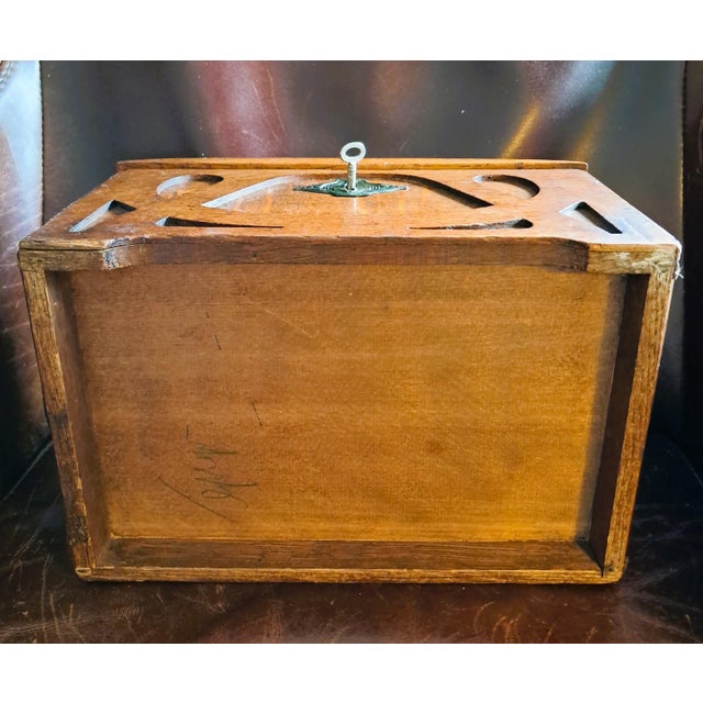 Wood Late 19th Century Arts & Craft Brass and Oak Casket, England For Sale - Image 7 of 16
