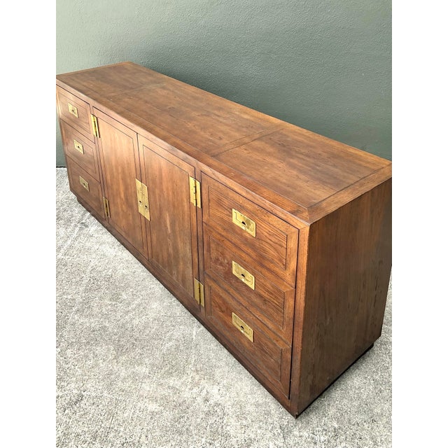 Vintage Henredon Campaign Credenza For Sale In West Palm - Image 6 of 12