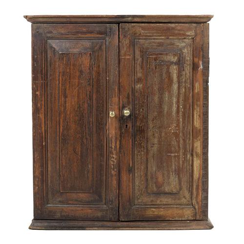 This wooden piece of furniture is unique, ideal for those who love antique and practical furniture. with its dimensions of...