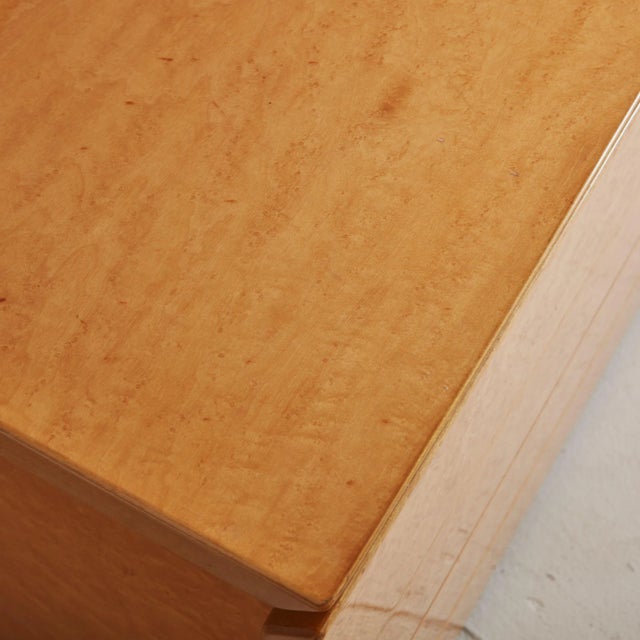 Mid-Century Modern Birdseye Maple Chest of Drawers by Saporiti Italia, Italy 1970s For Sale - Image 3 of 11