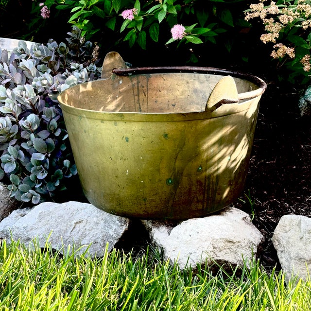 Presenting a magnificent and substantial 19th-century antique spun brass preserving cauldron kettle. This heavy-duty...