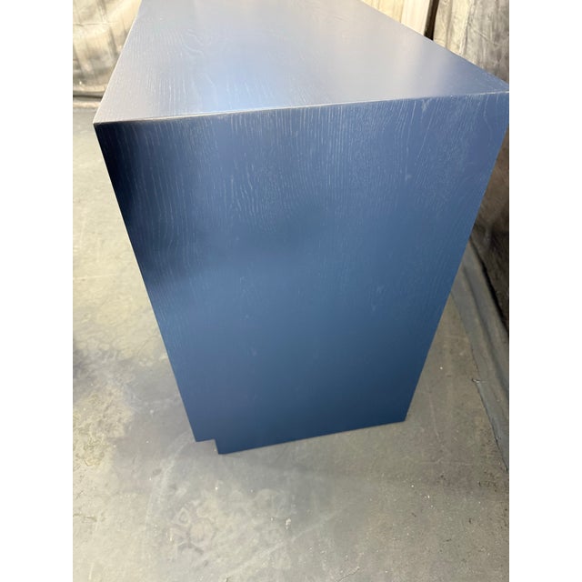 Campaign 1960s Henredon Campaign Nightstands / Bachelor Chests – Refinished in Sherwin-Williams Naval, Pair For Sale - Image 3 of 12
