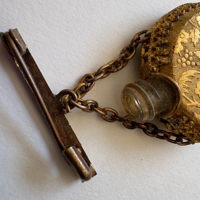 Vintage Art Deco Gilt Perfume Bottle Chatelaine Brooch With Original Glass Dauber Vanity Accessory For Sale - Image 9 of 10