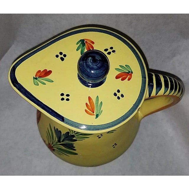 French 1960s Quimper Soleil French Faience Chocolate or Tea Pot For Sale - Image 3 of 7