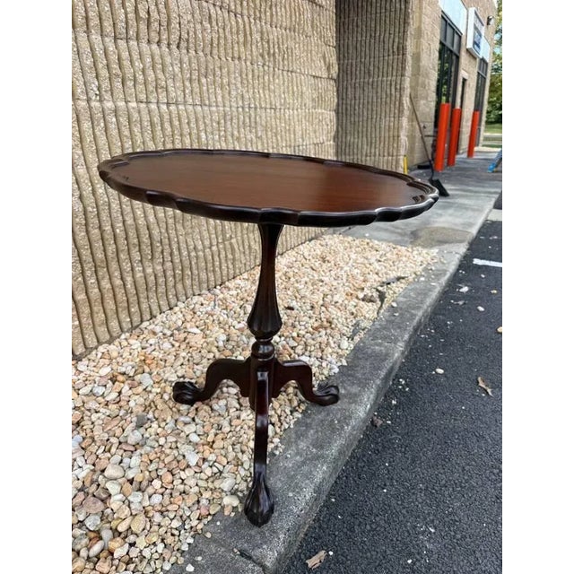 Antique Chippendale Style Tilt Top Pine Crust Tripod Side Table For Sale - Image 4 of 18