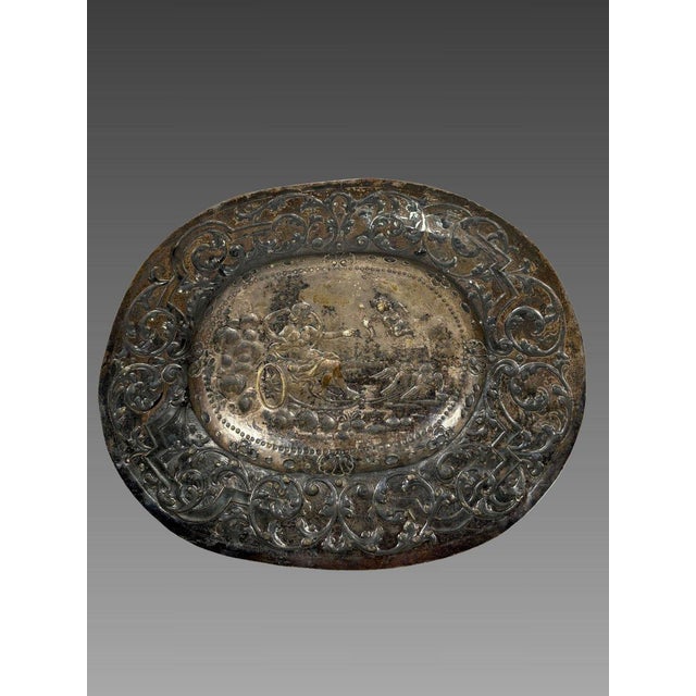17th-century silvered bronze offering dish depicting Venus' chariot drawn by Cupid. For Sale - Image 4 of 4