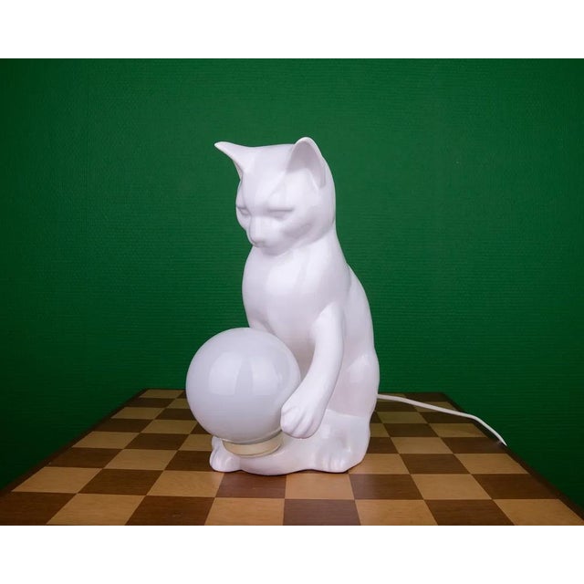 White Ceramic Cat Table Lamp, 1970s For Sale - Image 4 of 8