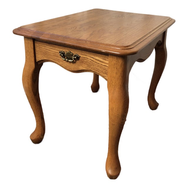 Vintage Colonial Revival Solid Oak End Table With Queen Anne Legs For Sale