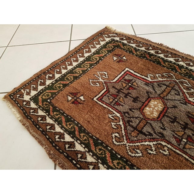 1970s Hand Knotted Oushak Rug Yastik Doormat 2'1" X 5'3" For Sale - Image 5 of 11