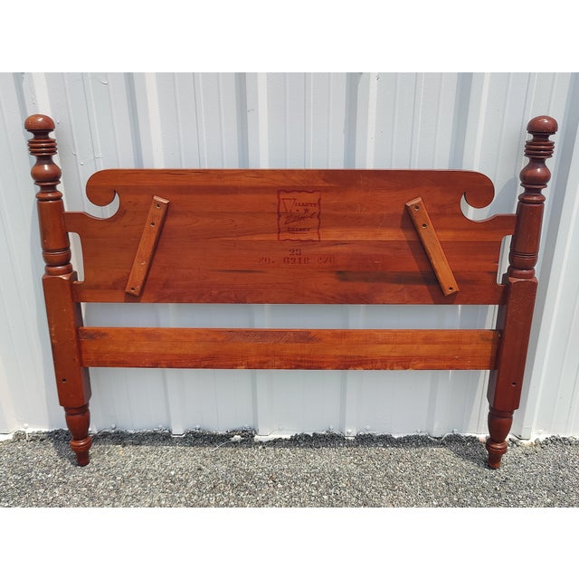 Vintage Willett Solid Cherry Full XL Size Cannonball 4 Poster Bed. Features a beautiful design, the headboard boasts a...