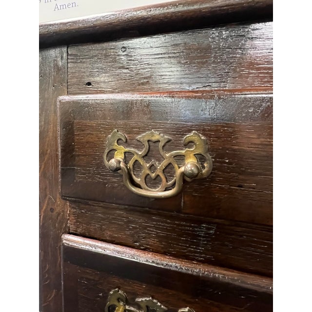 Mid 18th Century 18th Century English Georgian Oak Bachelor’s Chest For Sale - Image 5 of 11