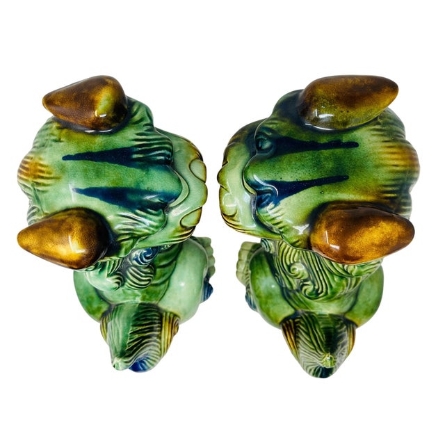 1960s Grandmillennial 12” Mid-Century Japanese Shishi Foo Dogs in Vivid Sancai Glaze - Pair For Sale - Image 5 of 18