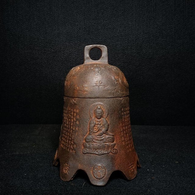 This finely crafted cast iron bell features the traditional Chinese motif of the dragon and phoenix—an enduring symbol of...