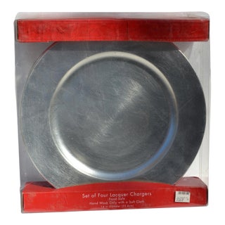 The Bullseye Design Silver Lacquered 14 Inch Charger Plate Set of 4 Original Box For Sale