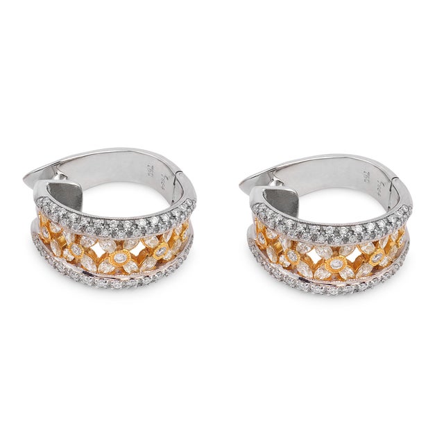 2020s Contemporary Diamond 18k Gold Hoop Earrings, A Pair For Sale - Image 5 of 7