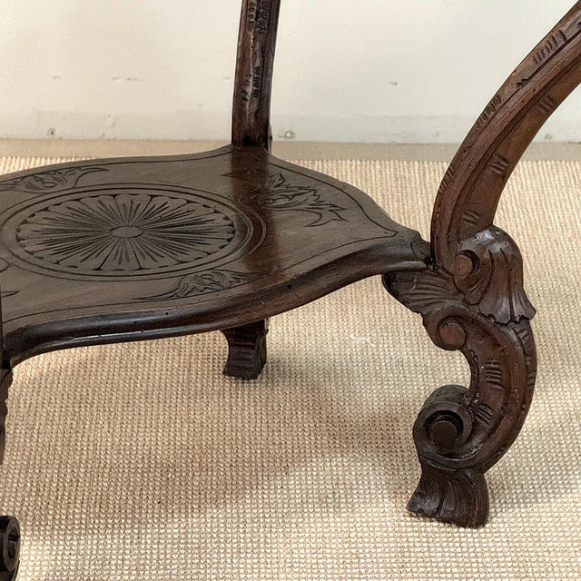 19th Century Italian Carved Walnut End Table With Removable Tray For Sale - Image 10 of 18