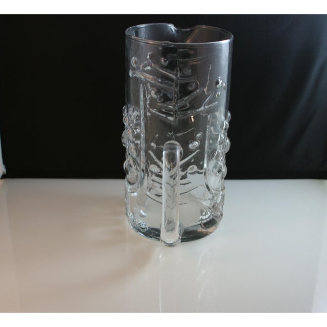 1960s Mid-Century Modern Scandinavian Hand Blown Clear Art Glass Pitcher & Footed Glass Set- 6 Pieces For Sale - Image 9 of 12