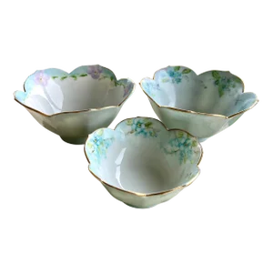 Mid 20th-Century Floral & Foliate Porcelain Lotus Bowls - Set of 3