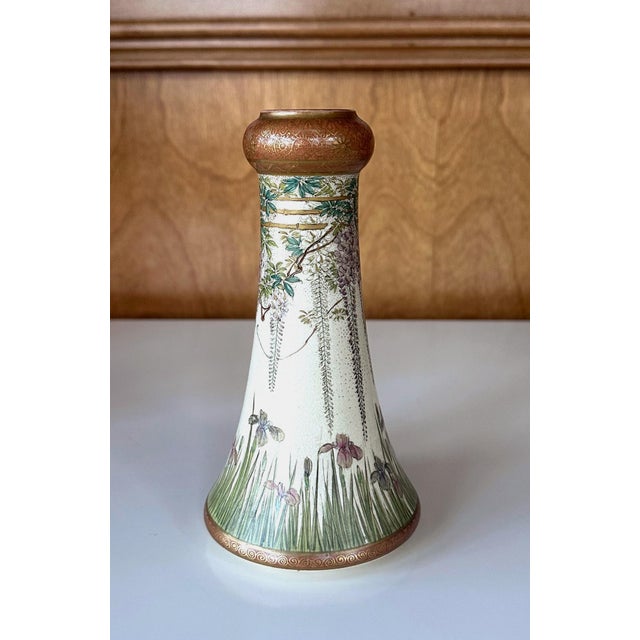 White Fine Japanese Enameled Satsuma Vase by Kinkozan Meiji Period For Sale - Image 8 of 12