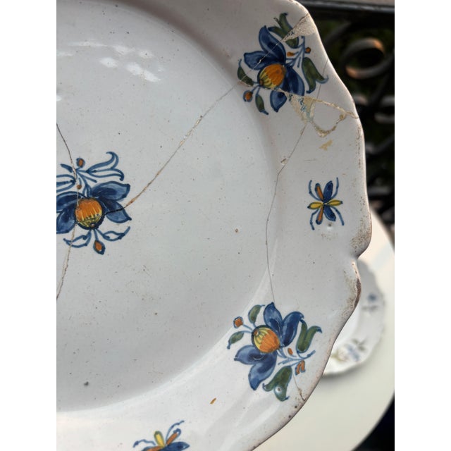 Antique Plates from Moustiers, 1760, Set of 2 For Sale - Image 13 of 18