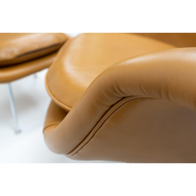 Set of Womb Chair and Ottoman by Eero Saarinen for Knoll, 2000s For Sale - Image 16 of 18
