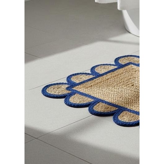 Handwoven Natural Jute Bath Rug With Blue Scalloped Border For Sale - Image 4 of 8