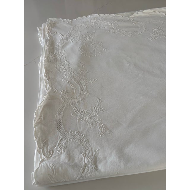 Antique Hand – Stitched Linen Sheet – Full/Double – European, Late 1800s – Early 1900s. For Sale - Image 4 of 5