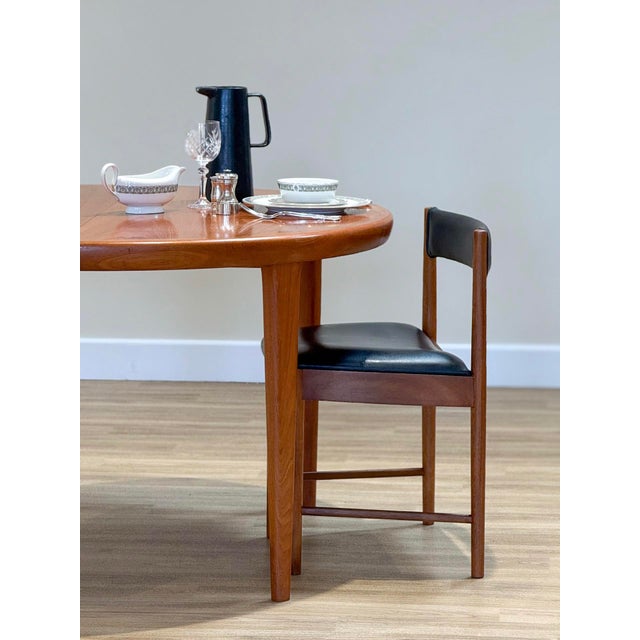 Mid-Century Modern Danish Double Extending Teak Dining Table by VV Møbler for Heals, 1960s For Sale - Image 4 of 17