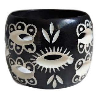 '80s Black and White Eyelit Design Large Bangle For Sale