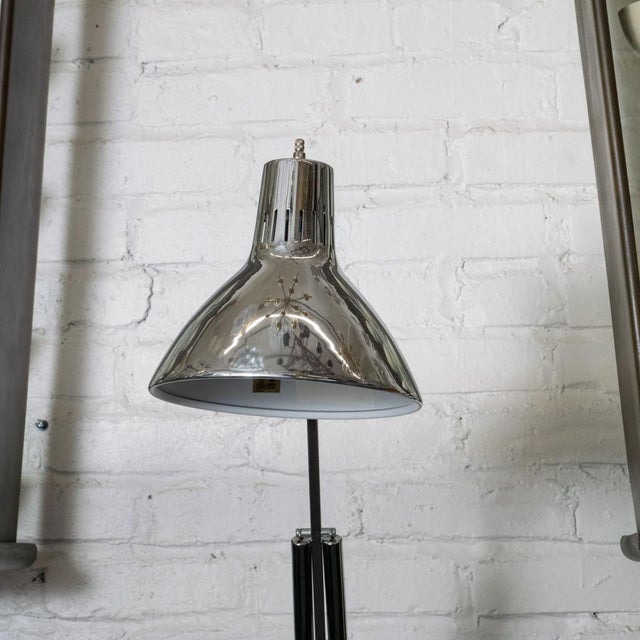 Adjustable task light table lamp For Sale In New York - Image 6 of 9