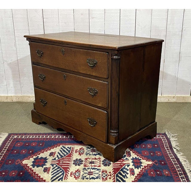 Late 19th Century English Oak Chest of Drawers For Sale - Image 6 of 17