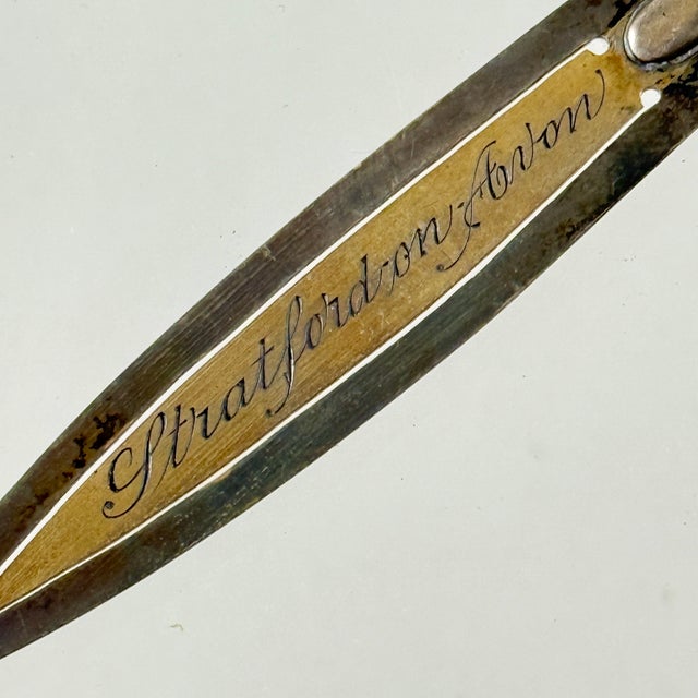 1900 - 1909 Birmingham English Brass Shakespeare Letter Knife-Bookmark, Dated 1902 For Sale - Image 5 of 10