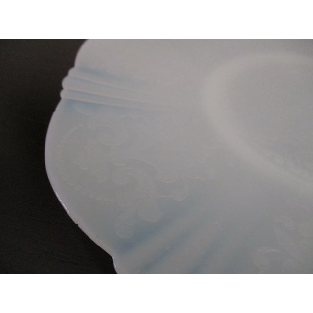 1930s Macbeth Evan's American Sweetheart White Opalescent Glass Platter/Cake Plate For Sale - Image 4 of 6