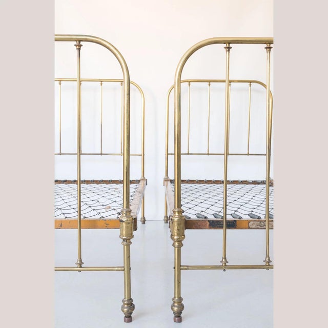Antique Edwardian Brass Twin Beds, 1890s, Set of 2 For Sale - Image 6 of 18