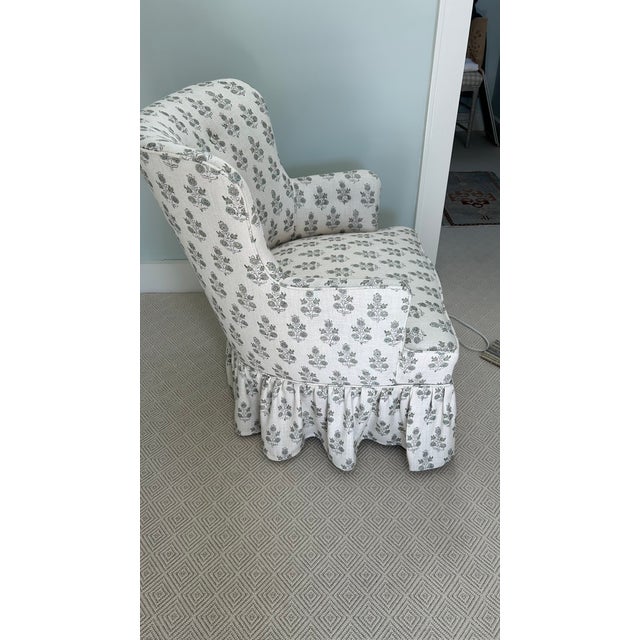 2000 - 2009 Vintage Slipper Chair in GP & J Baker / Lee Jofa Poppy Sprig Upholstery For Sale - Image 5 of 10