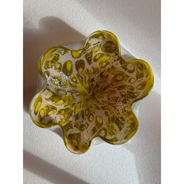 Vintage Italian Murano glass bowl, 9" diameter 3" high