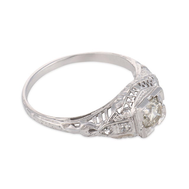 1930s Art Deco Diamond 18k White Gold Engagement Filigree Ring, Size 5.5 For Sale - Image 4 of 6